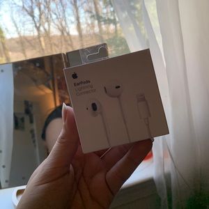 Apple EarPods with Lightning Connector